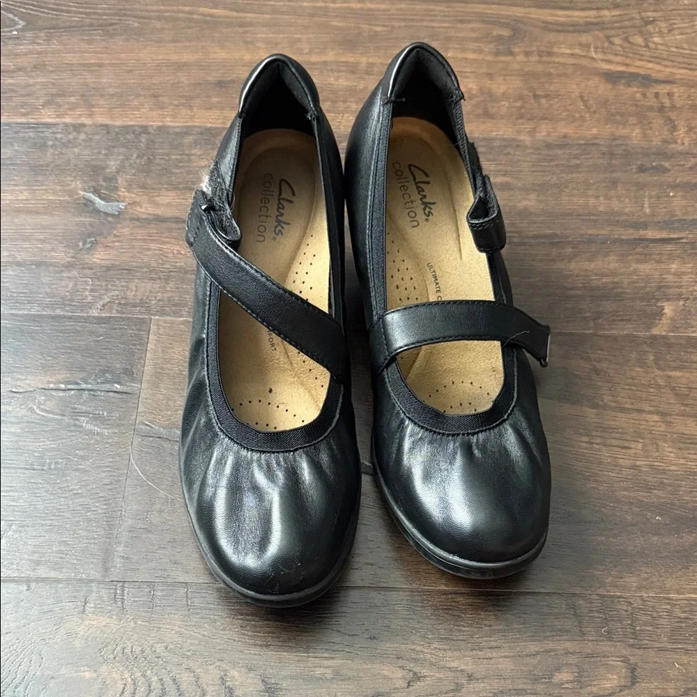 Clarks Women's Black Leather Mary Jane Flats - Picture 1 of 3